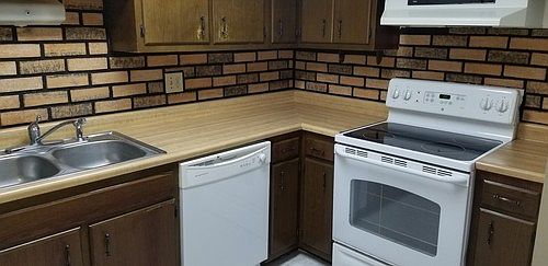 3rd image of 5030 Larchview Dr