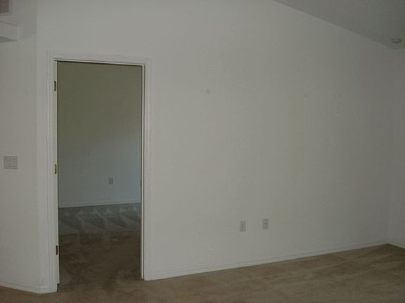 2nd image of 4 Flamingo Dr
