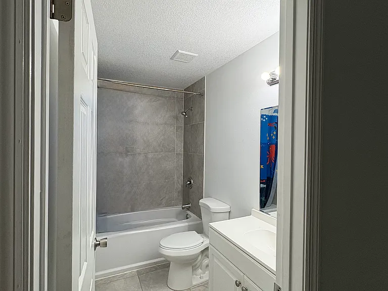 2585 89th Ct — Photo 3