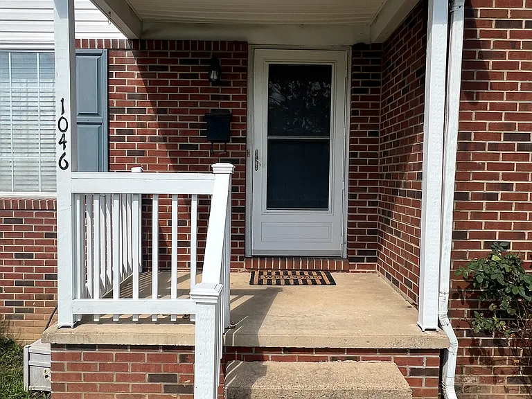 1046 Bridge Ave — Photo 2