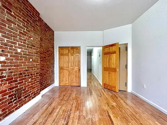 Rented by Parlor Real Estate Corp | media 15