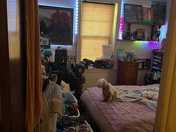 4th image of 805 Rock Hill Rd