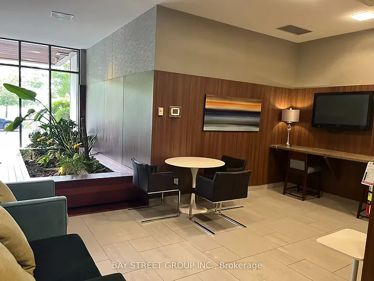 260 Sackville St #909 — Photo 20
