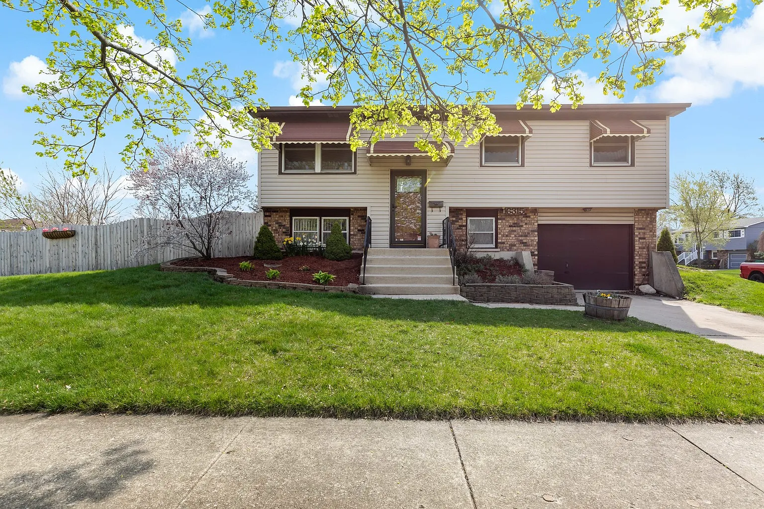 16315 76th Ave photo 1