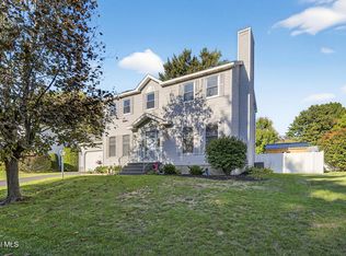 3 Stonegate Ct, Albany, NY 12205