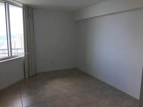 4th image of 325 Biscayne Blvd #3519