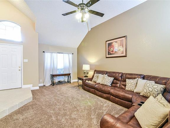 3rd image of 2321 Bennington Dr