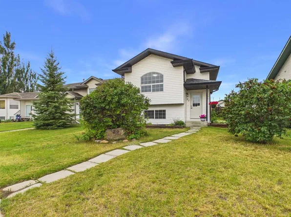 22 E Whiterock Close, Blackfalds, AB T4M 0J8