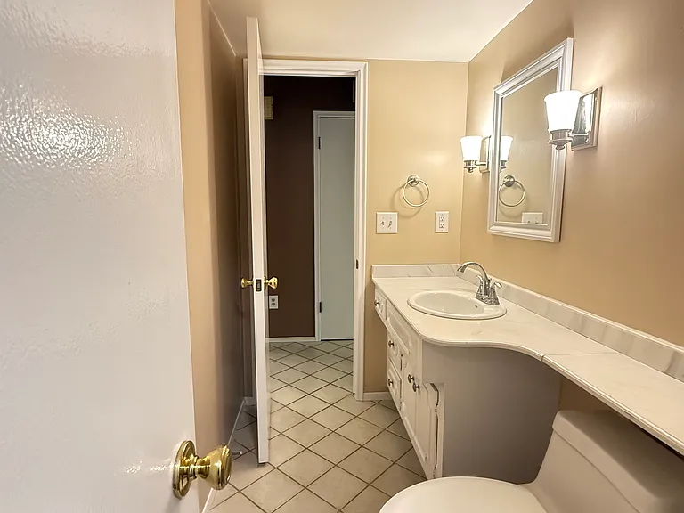 3163 Plymouth Rd — Photo 36