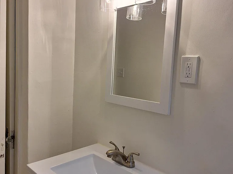 3564 Marion Ave — Photo 5