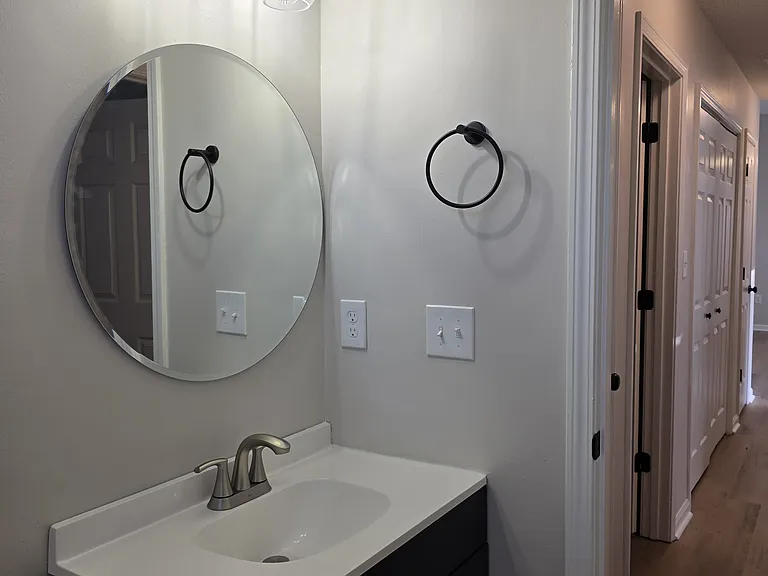 2419 Middleburg Dr — Photo 5