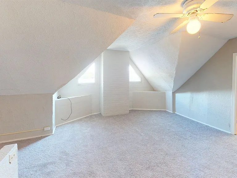 426 Ada St — Photo 14