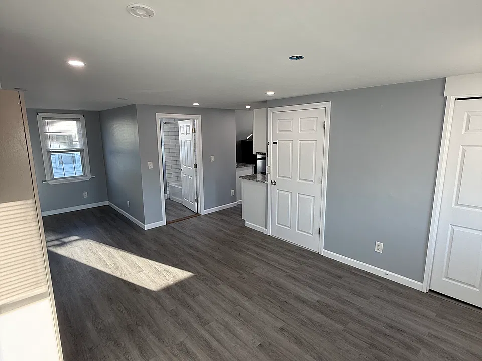 11 Peter St #3