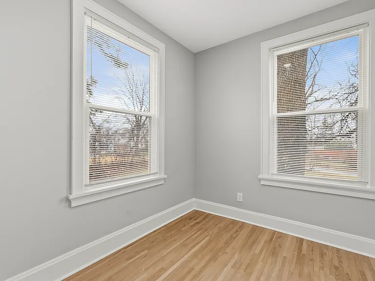 2978 Wardall Ave — Photo 37