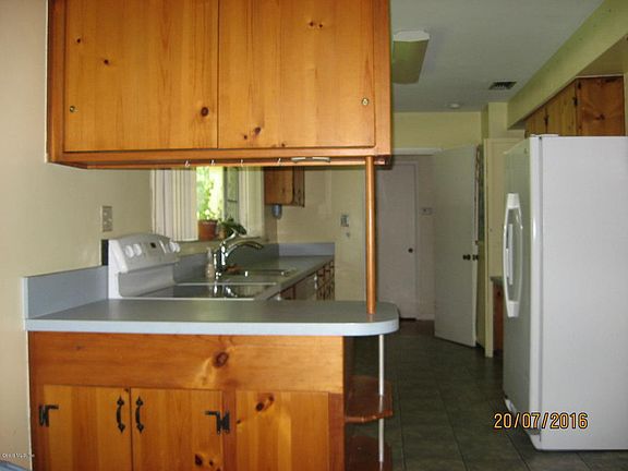 4th image of 410 SE 31st Ave
