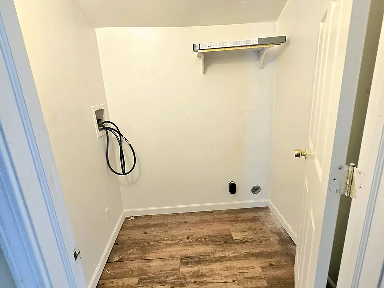 352 W 3rd St #2 — Photo 4
