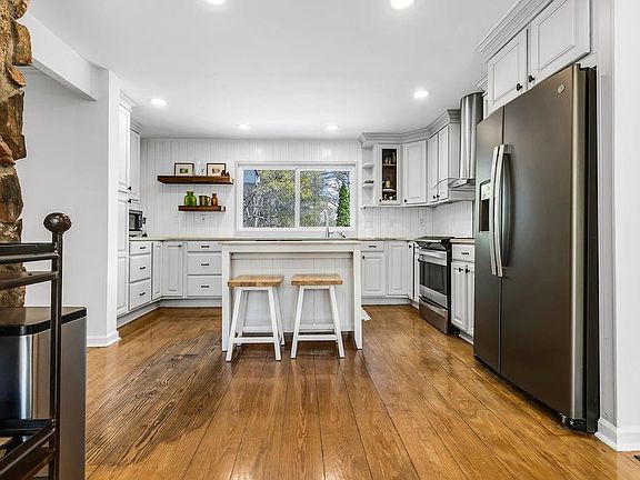 3rd image of 12 Providence Way