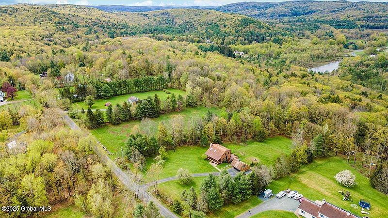 2nd image of 85 Gardner Hill Road