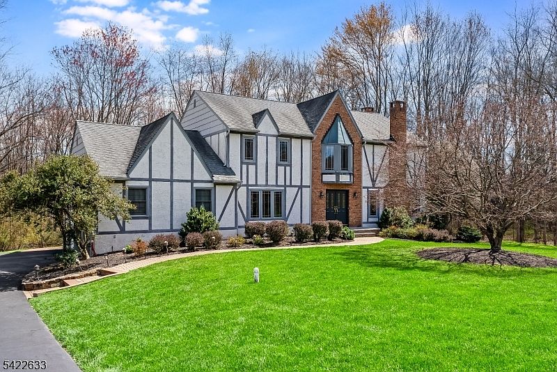 1st image of 5 Darnay Rd