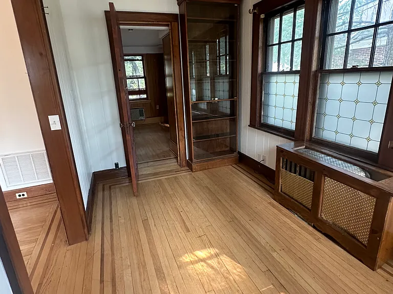 325 Bogert Ave — Photo 21