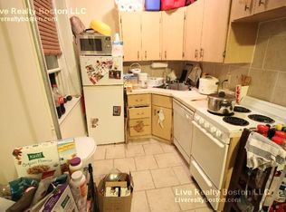 1082 Commonwealth Ave APT 301R, Boston, MA 02215