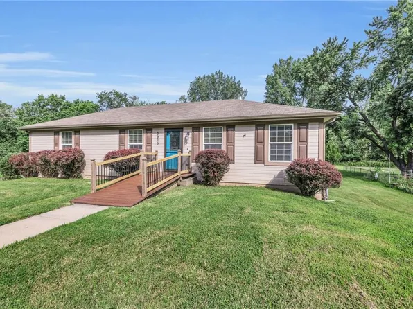 6616 NW Hamer Dr, Kansas City, MO 64118