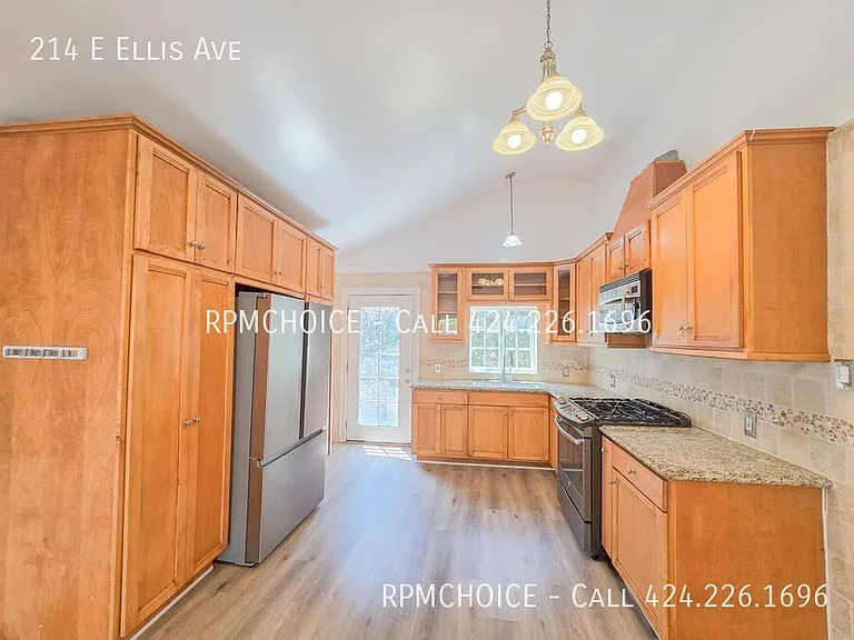 214 E Ellis Ave — Photo 4