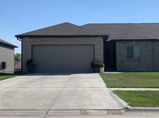 3711 Broadbear Rd, Lincoln, NE 68516