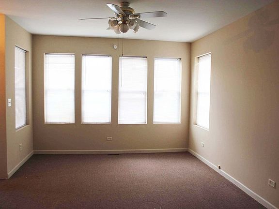 3rd image of 7418 S Oakley Ave