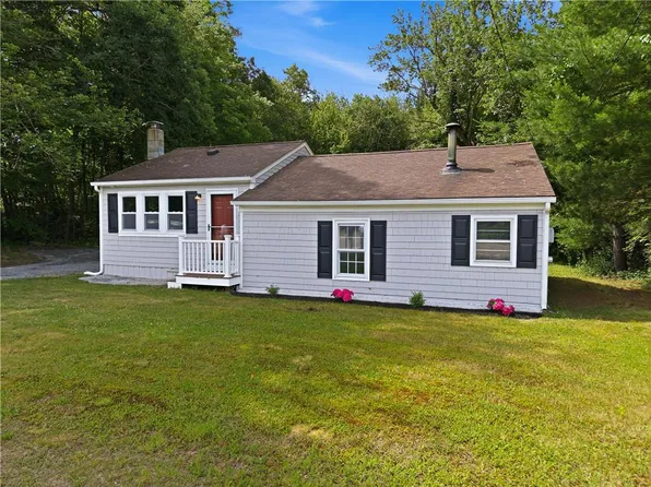 1392 Putnam Pike, Glocester, RI 02814