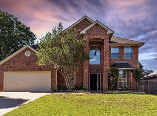 2203 New Mill Ln, Arlington, TX 76012