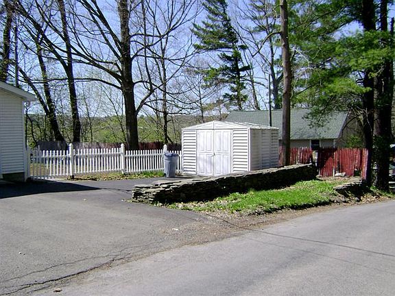 4th image of 145 Lake Shore Dr N
