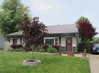210 8th St W, Andalusia, IL 61232