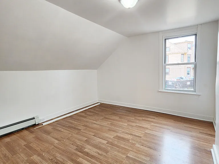 202 Harral Ave #B — Photo 8