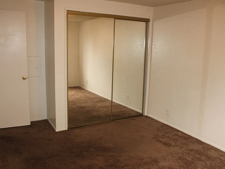 12100 Birch Ave — Photo 28