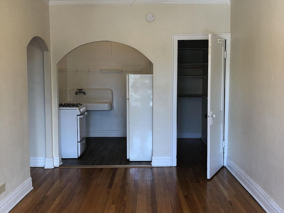 2nd image of 6128 Roosevelt Rd APT 27