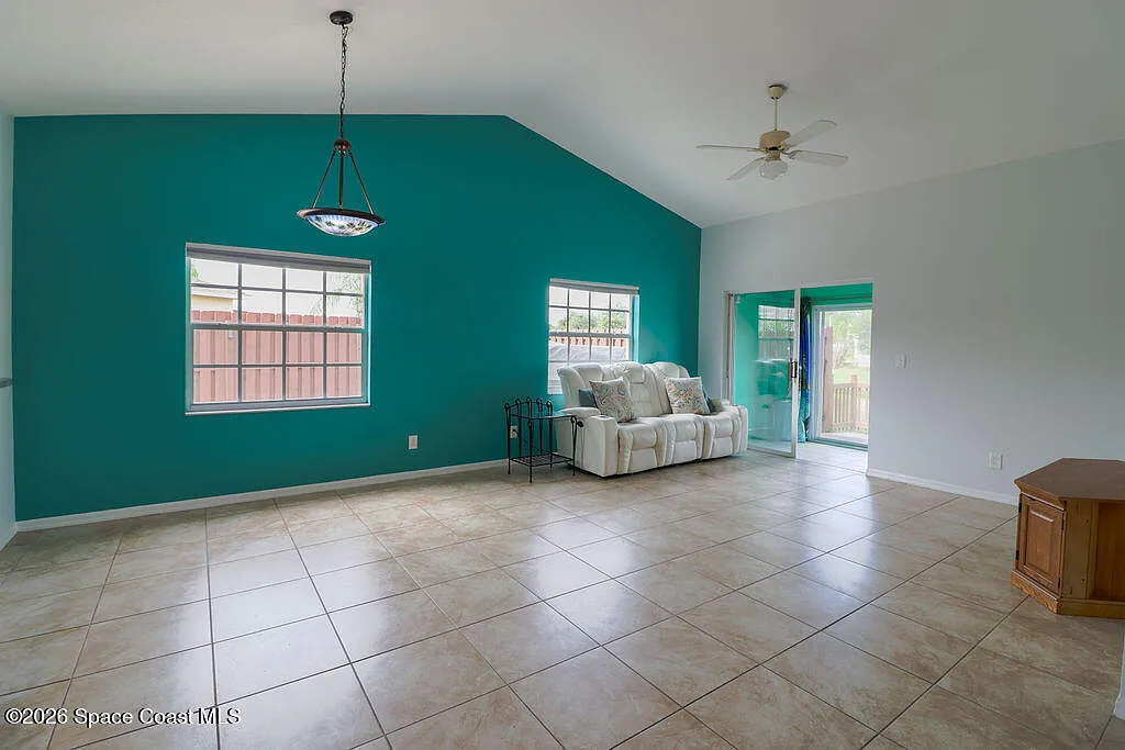 2 bed, 2.0 bath, 1317 sqft, $2,000 — Photo 4