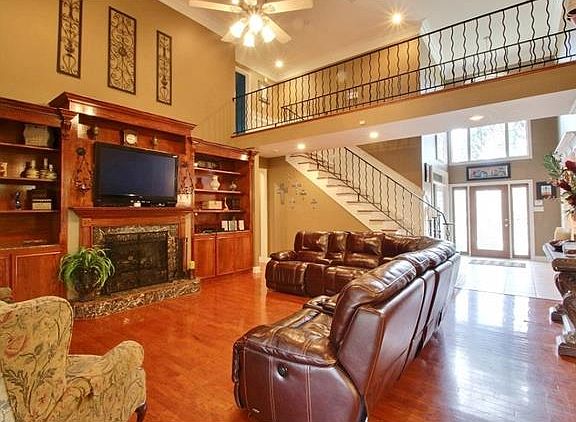2002988_5