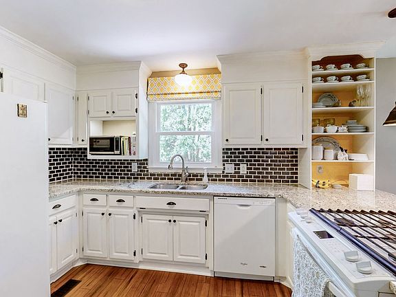 5th image of 249 Timberlake Dr