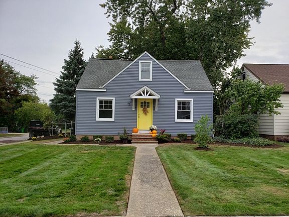 3rd image of 1291 Iroquois Ave