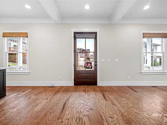 4th image of 1836 N Clifton Ave