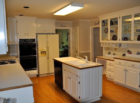 3rd image of 3021 Quarles Dr