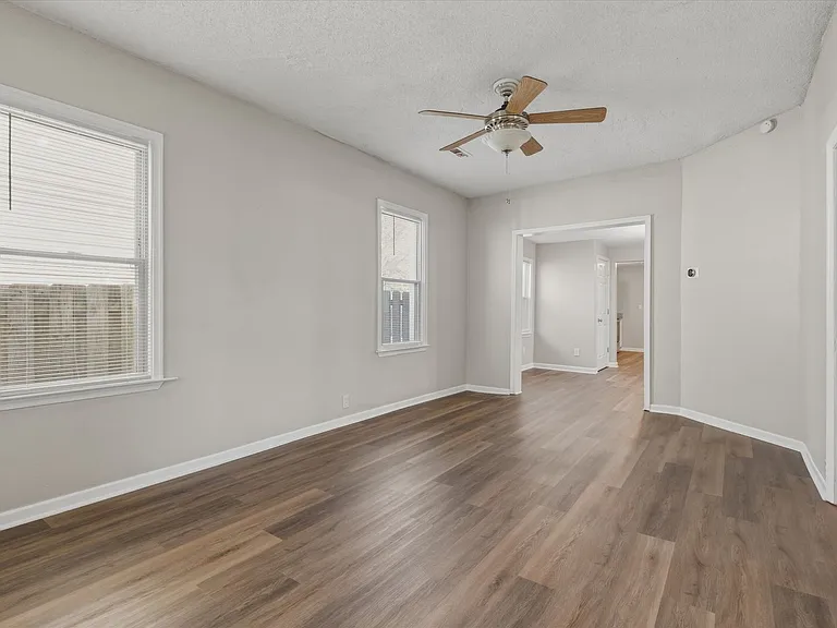 720 Forbes St — Photo 8