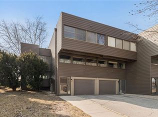 924 S Dakota Ave, Ames, IA 50014