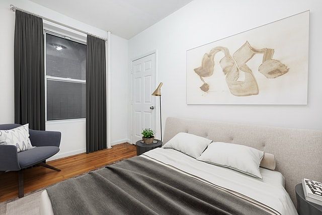 2nd image of 309 E 61st St #26