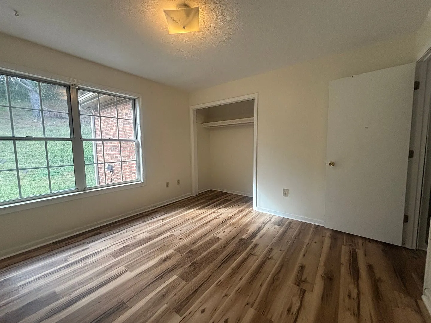 Radford Townhome 2 Bedroom, 1 Bathroom Available Oct 2026 — Photo 4