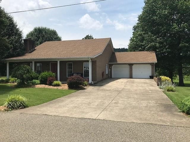 1st image of 225 Meadows Ln