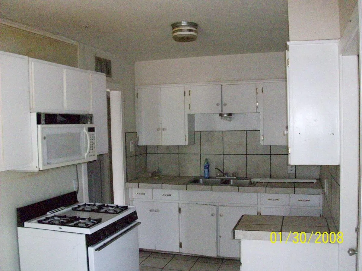 3 bed, 988 sqft, $1,525 — Photo 3