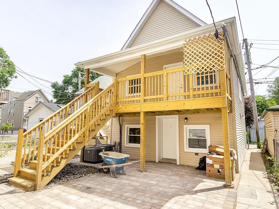 1st image of 2019 N Sawyer Ave #2
