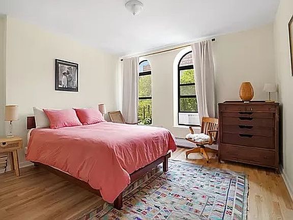 3rd image of 370 W 118th St APT 5B